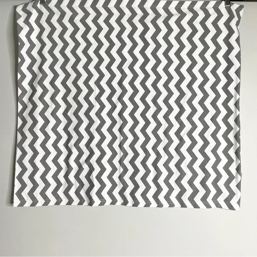 ITZY RITZY Chevron Print Infinity Breastfeeding Scarf